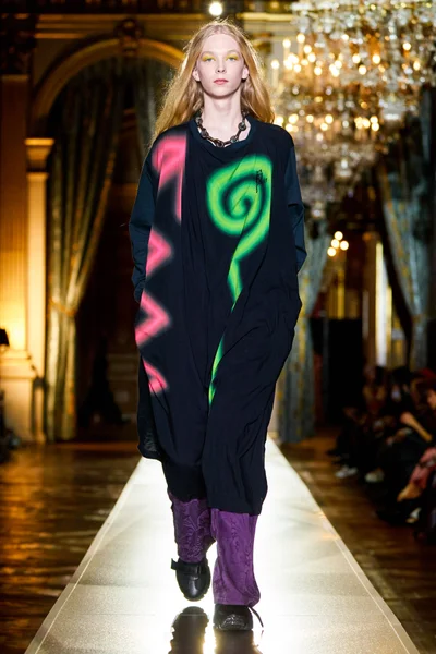 Look 27